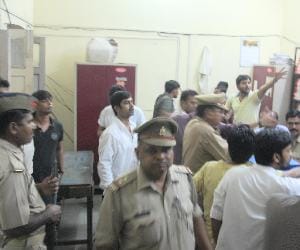 Drunkard men beated cop