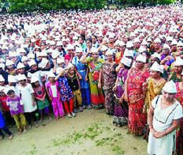 5,000 farmers protest against maruti plant in gujrat