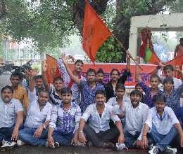 fees hiked in lu, abvp's members on strike