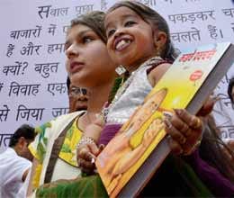 world's shortest woman releases biggest book