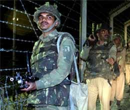 how pakistani troops cross loc