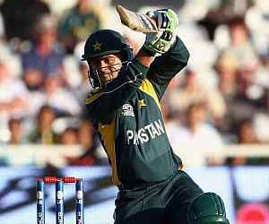 shehzad creats history in 2nd t20 against zimbabwe
