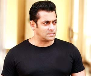 Police in salman Khan’s house
