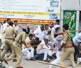 gram pradhan beaten by police