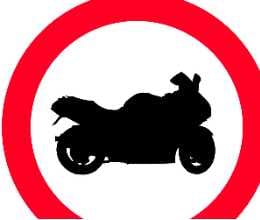 Bikers looted jwellery worth Rs one core from car