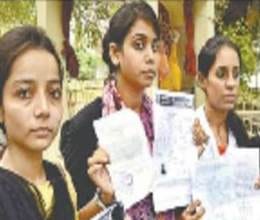 students on protest in lu