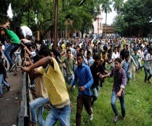 fight between abvp and nsui
