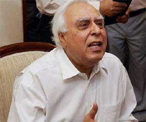 ex minister kapil sibal will pay 16 lakh rent per month for new home