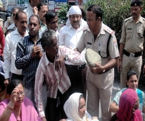 Devotees of Asaram traffic put on hold 