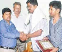 topper sourabh was honoured by teachers