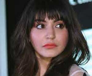 anushka sharma wear 35 kg dress