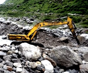 glacier on badrnath highway