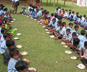 snake found in mid-day meal, 54 children taken ill