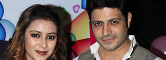pratyusha banerjee files complaint against her beau makrand malhotra