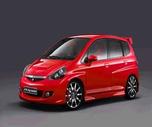 Center and Defence personnel will receive car in four Lakhs 