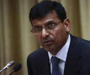 rbi governor gave the warning political parties?