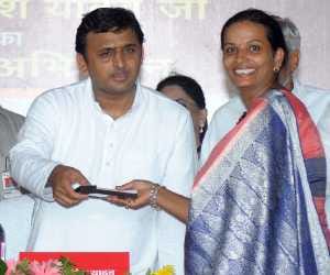 akhilesh inaugurated the golf city residency