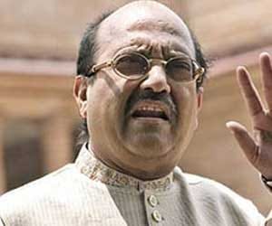 ramgopal yadav slams amar singh