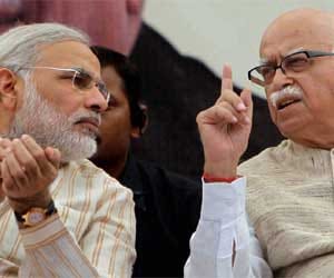 narendr modi and lal krishna advani 