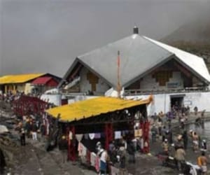Baba's devotee come in hemkund