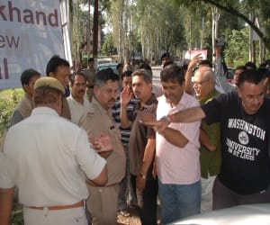 up police came to arrest Muzaffarnagar riot accused