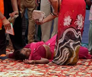 Inspector's scolding woman unconscious