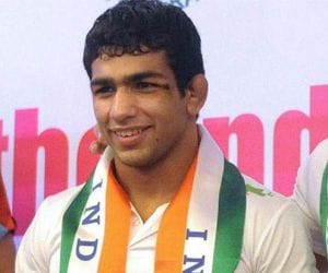 Amit Kumar clinch silver at world wrestling championship