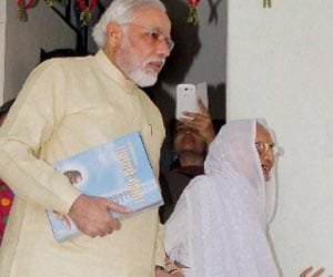 four things which make narendra modi different from others 