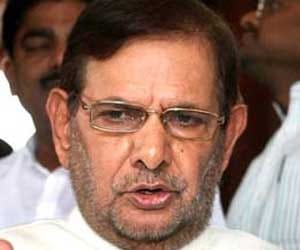 sharad yadav compared dignity of daughter from vote 