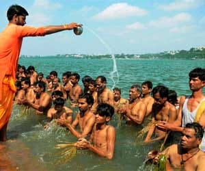 pitra visarjan started