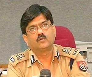 muzzafarnagar riots: adg arun kumar went on leave