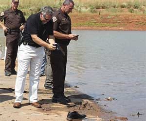 sonar equipment finds two cars in american lake