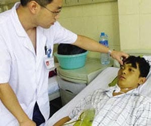 Man turns green after eating too many snails