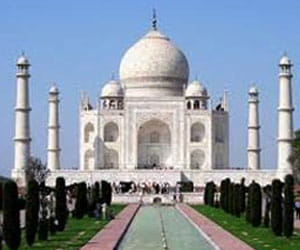 less tourists are coming to see tajmahal