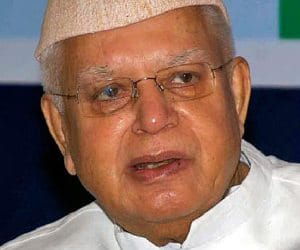 Mulayam Singh Yadav Meets ND Tiwari on Diwali.
