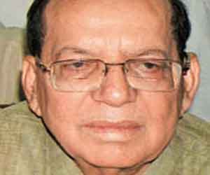 mannan malik shows his anger via returning his all guards