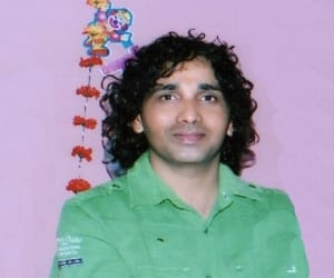 dehradun's young man sitting in the hot seat of KBC