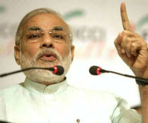 bjp rally in bhopal, modi reached stage