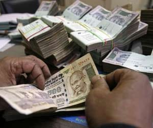 bumper diwali gift for one lakh employees in up