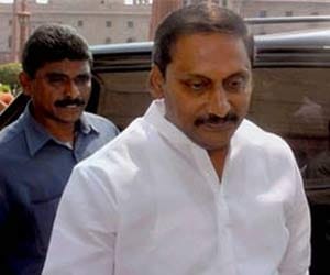 kiran kumar reddy takes potshots at digvijay singh