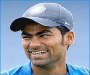 fielding Kaif befor starting  the match