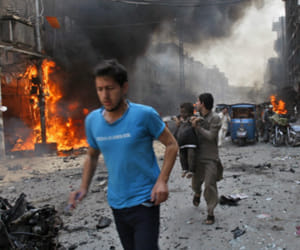 33-died-in-bomb-blast-in-pakistan