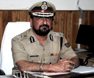 DGP gave the gift to police