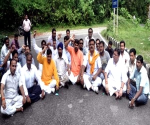 bjp mla strike on cm house