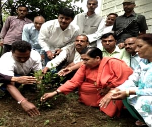 uma bharti demands president's rule in uttarakhand