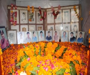 tribute to the martyrs with the bhajan of Bapu