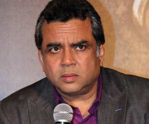 paresh rawal will play narendra modi's role