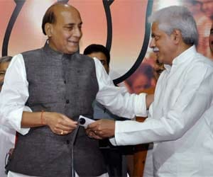 former prime minister chandrashekhar’s son pankaj singh joins bjp