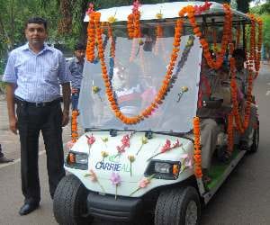lucknow zoo and gujrat connection