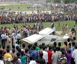 microlite aircraft makes emergency landing near metro station